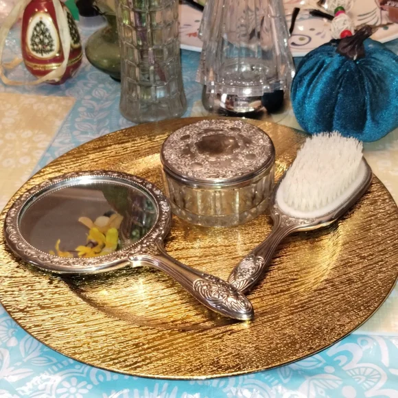 Accessories | Beautiful Vintage Antique Silver Grooming Set  display picture 2